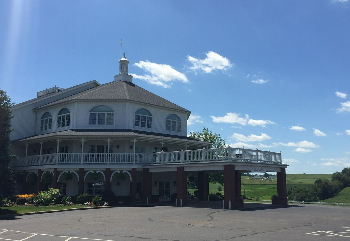 Inn at Amish Door hotel hero
