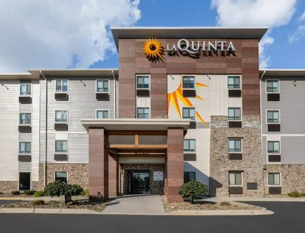 La Quinta Inn & Suites by Wyndham Greenville Woodruff Rd. hotel detail image 2