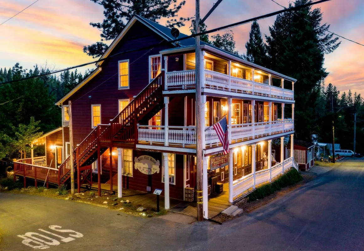 The Dutch Flat Hotel hotel hero