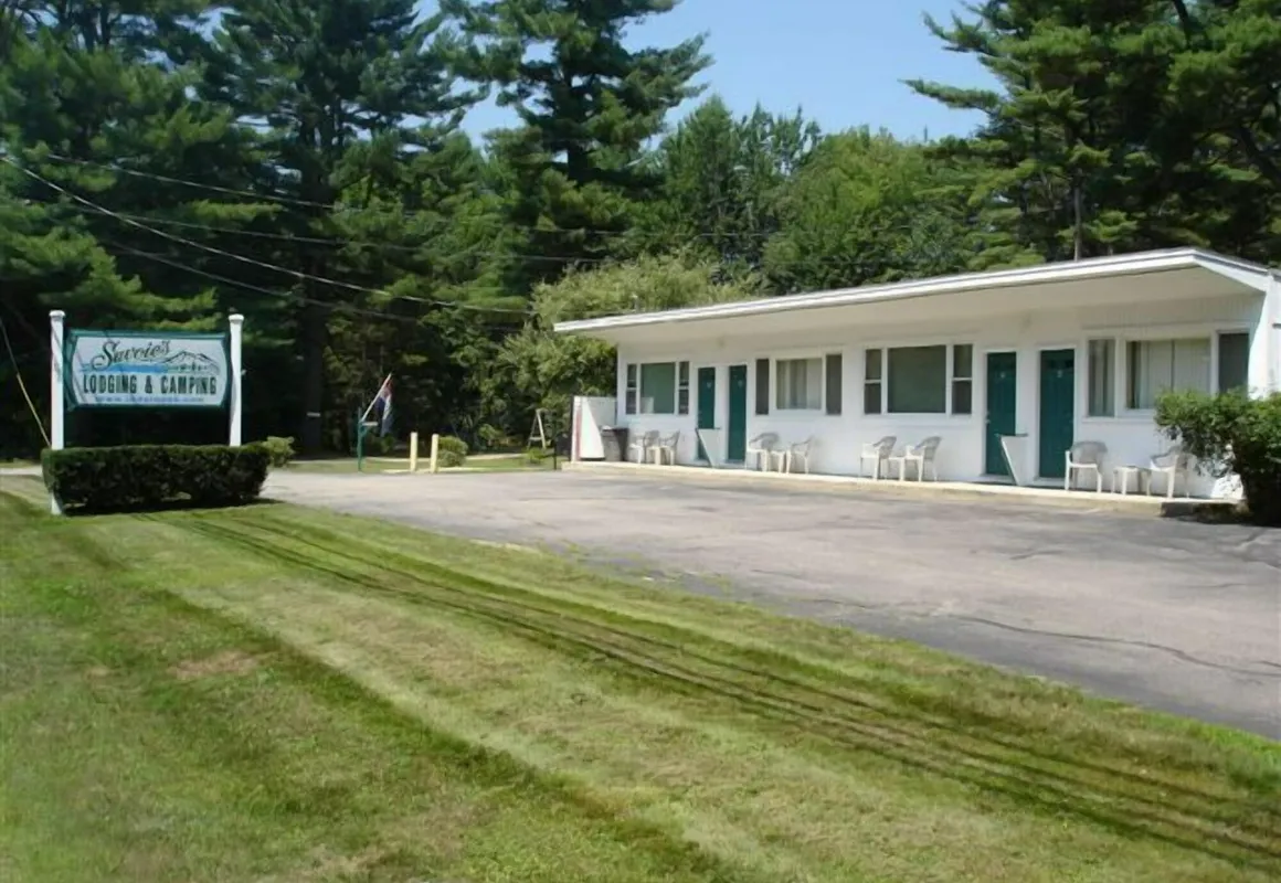 Savoie's Lodging hotel hero