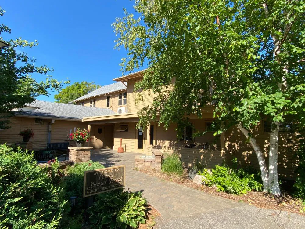 Peters Sunset Beach Resort hotel hero