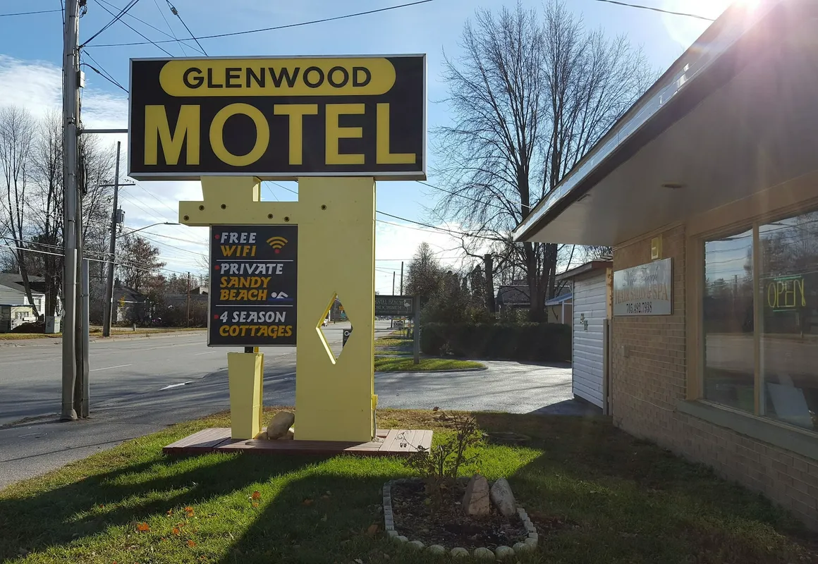 Glenwood Motel and Cottages hotel hero
