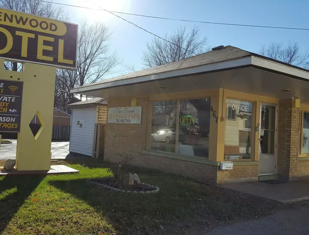 Glenwood Motel and Cottages hotel detail image 1