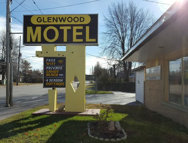 Glenwood Motel and Cottages hotel detail image 1