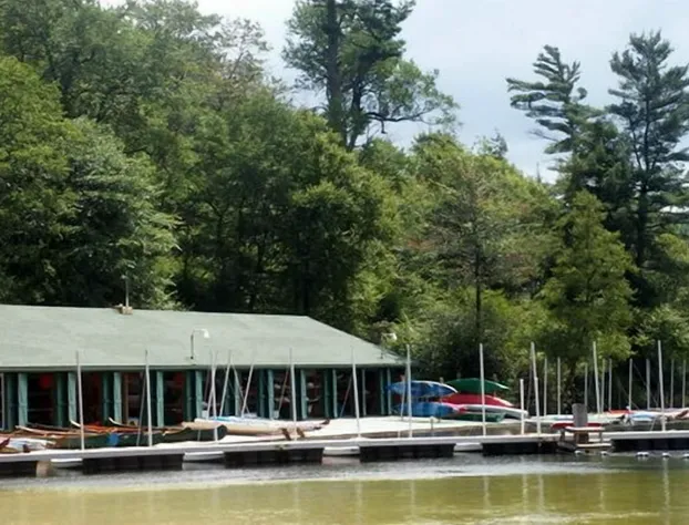 Crestmont Inn hotel detail image 1