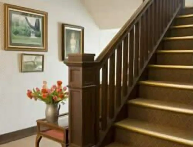 Crestmont Inn hotel detail image 2