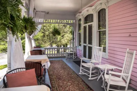 Cedar Crest Inn hotel detail image 2