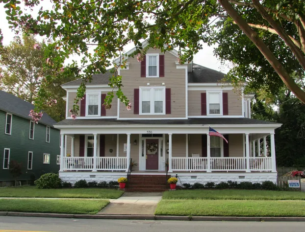 Alyssa House Bed & Breakfast hotel detail image 1