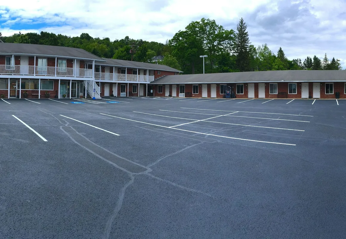 Oak Mar Motel hotel hero