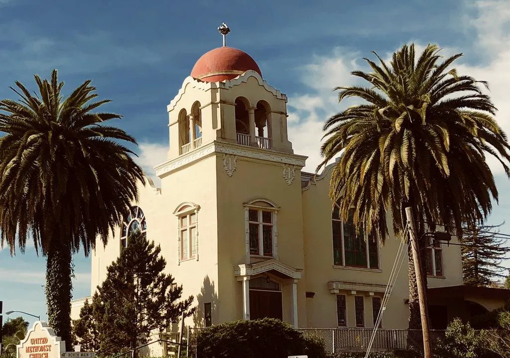 Pearlessence Vineyard Inn hotel hero