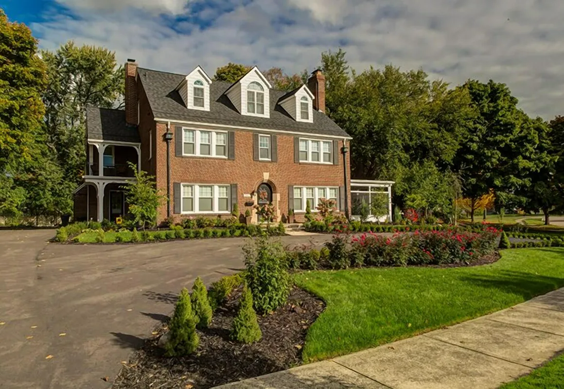 Knob Hill Bed & Breakfast hotel hero