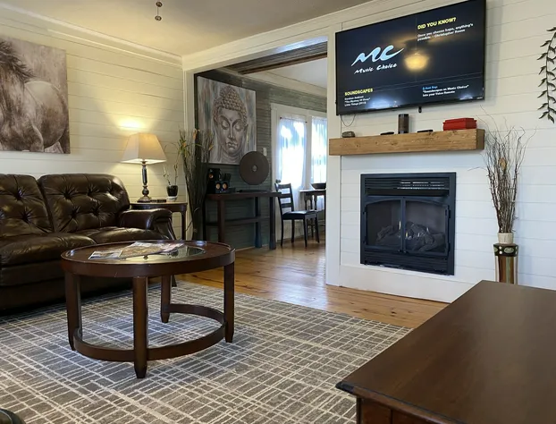 Eureka Zen Cottages hotel detail image 4