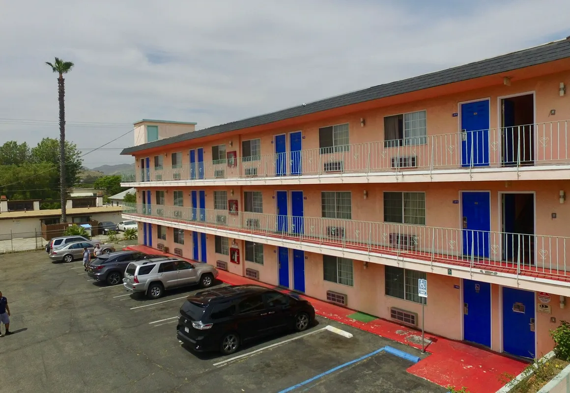 La PETITE ROUGE MOTEL hotel hero