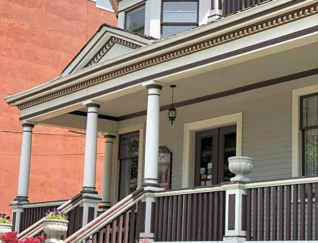 Mahogany Manor Bed & Breakfast hotel detail image 1