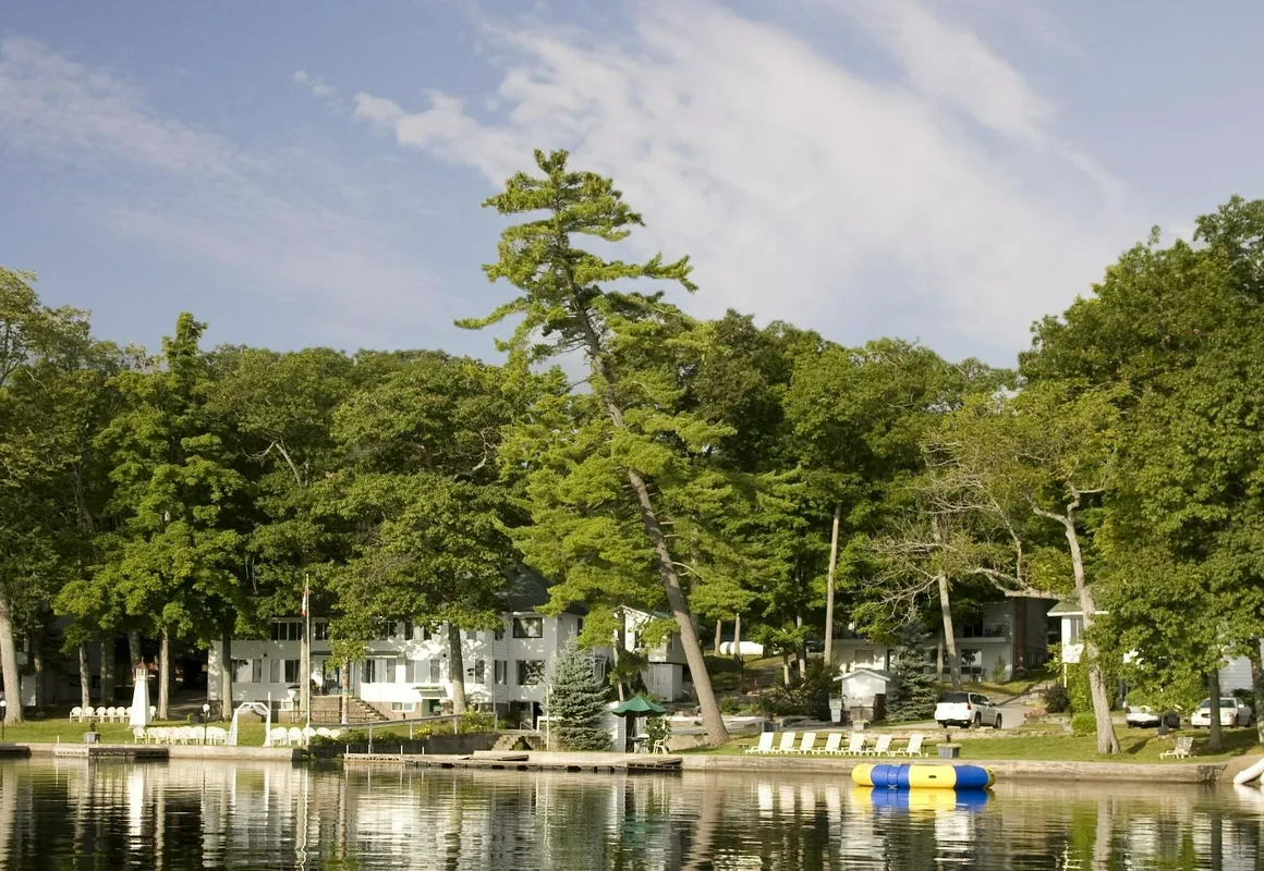 Beachwood Resort hotel hero