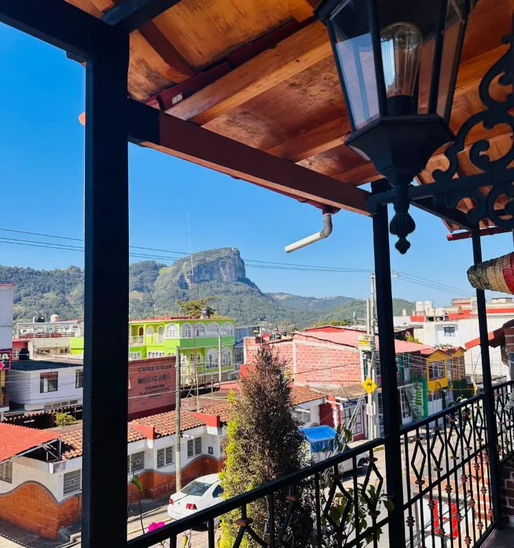 Hotel & Suites Cerro Rojo hotel hero