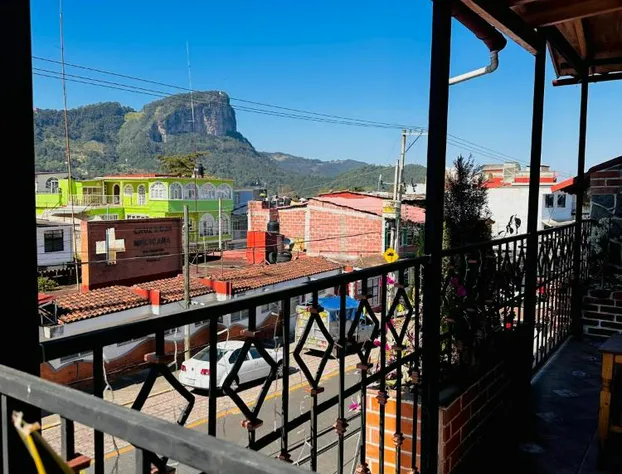 Hotel & Suites Cerro Rojo hotel detail image 1