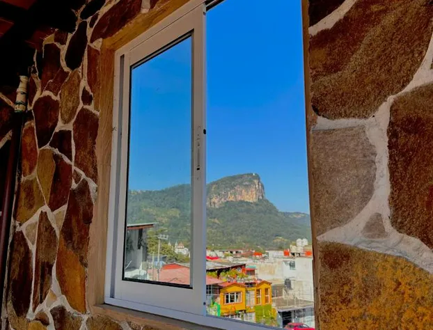 Hotel & Suites Cerro Rojo hotel detail image 4