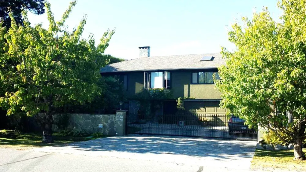 The Stone Hedge B&B hotel hero