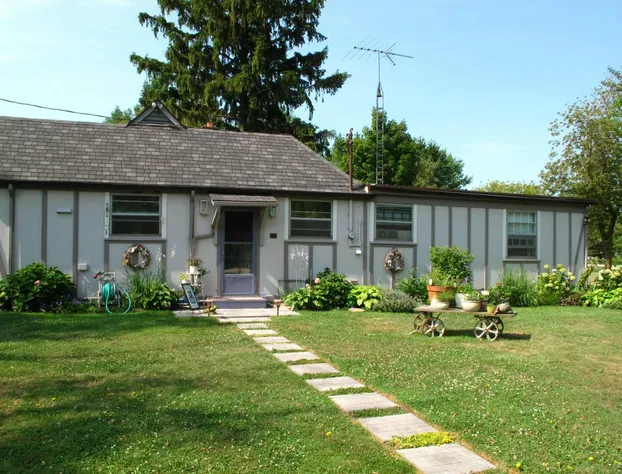 Omstead's On Erie hotel detail image 4