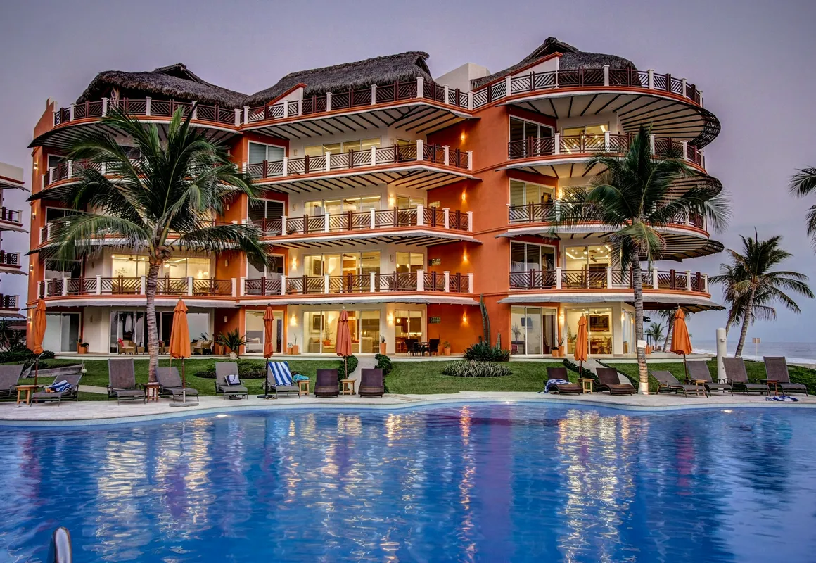 Vivo Resorts hotel hero