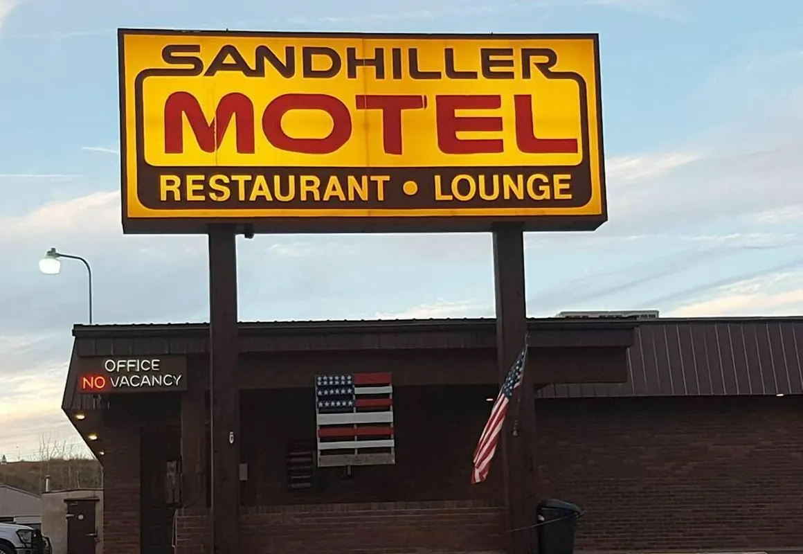 Sandhiller Motel hotel hero