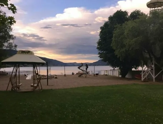 Kokanee Beach Resort Motel hotel detail image 4