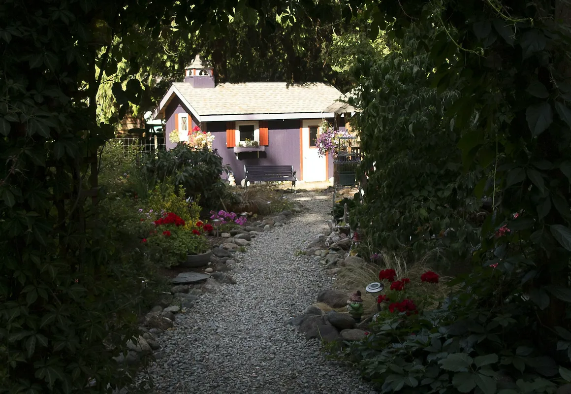 Tea Cozy Bed & Breakfast hotel hero