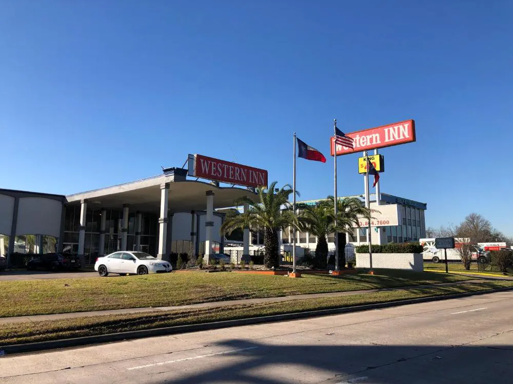 Western Inn hotel hero