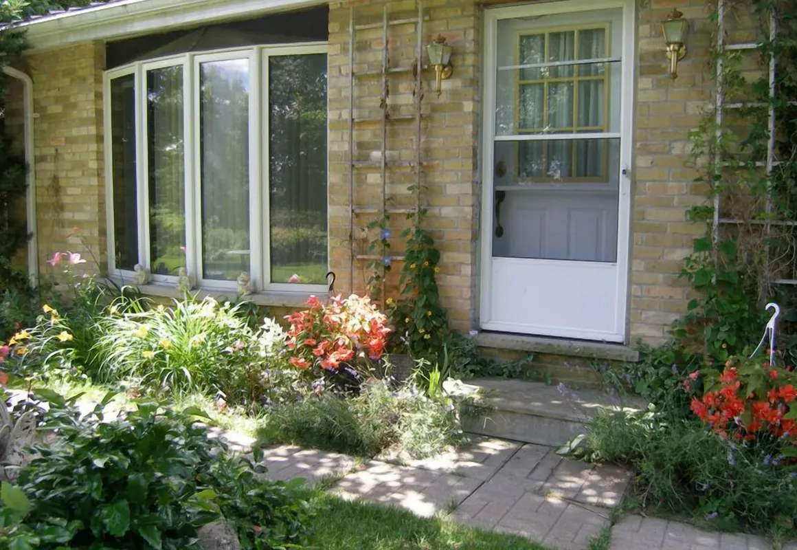 A Valley View Bed & Breakfast hotel hero