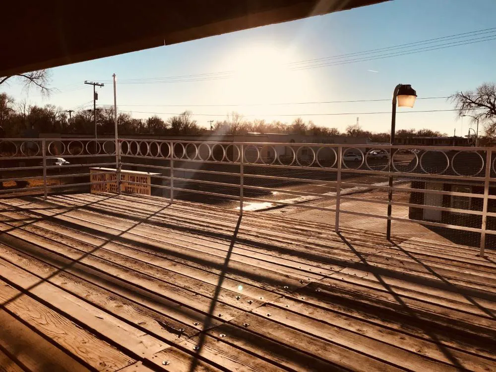 Golden Arrow Motel hotel hero