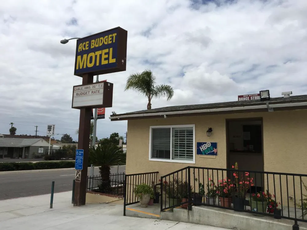 Ace Budget Motel hotel hero