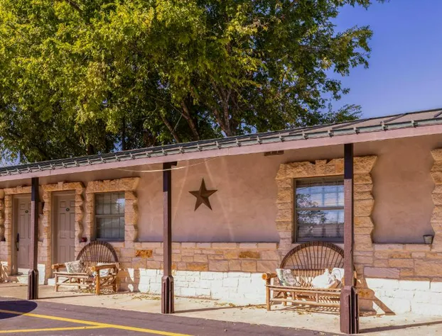 Country Inn & Cottages hotel detail image 1