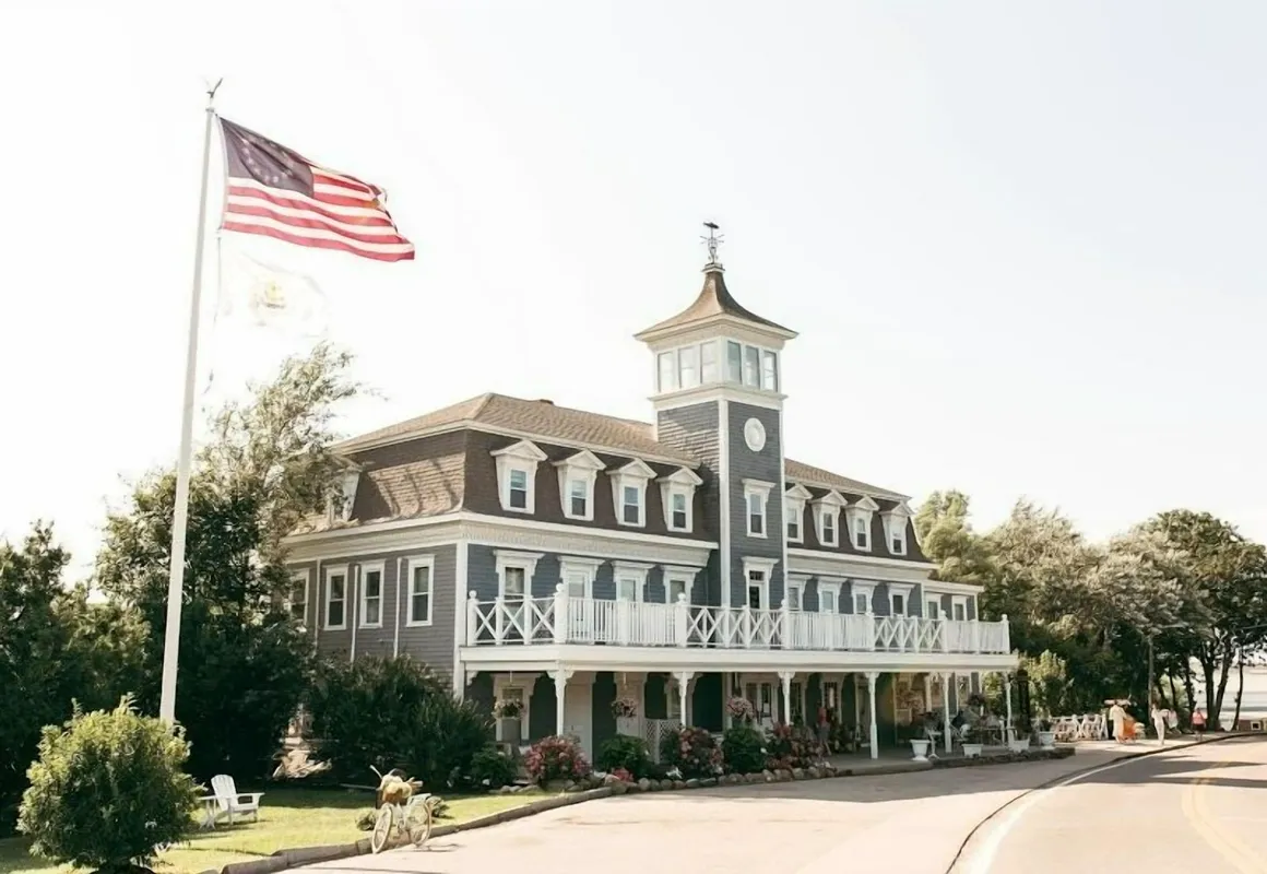 Hotel Manisses hotel hero