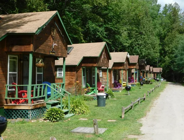 Pine Crest Motel And Cabins hotel detail image 2