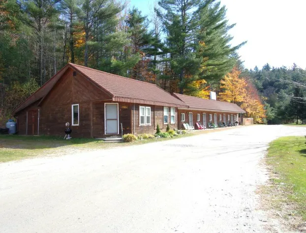 Pine Crest Motel And Cabins hotel detail image 2
