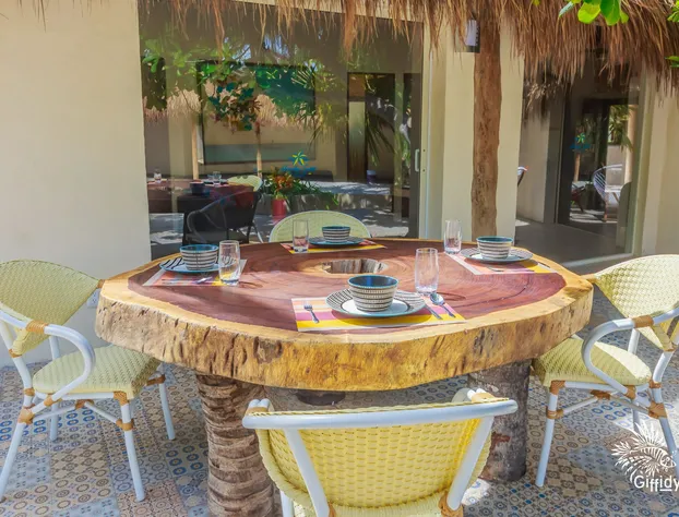 Hotel Paradise Suites hotel detail image 3