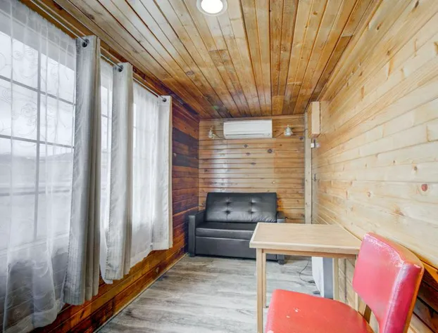 Livingston Inn - Historic hotel detail image 2