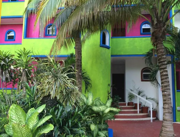 Del Sol Beachfront Hotel and Condos hotel detail image 1