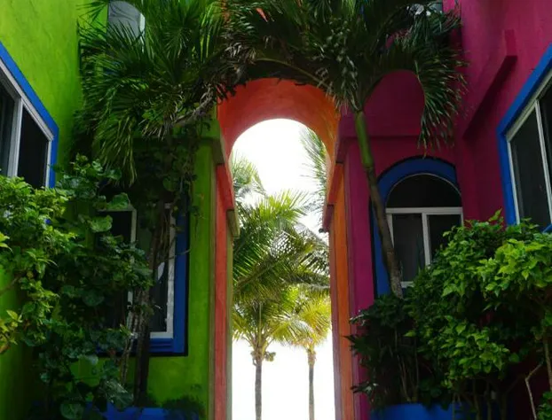 Del Sol Beachfront Hotel and Condos hotel detail image 4