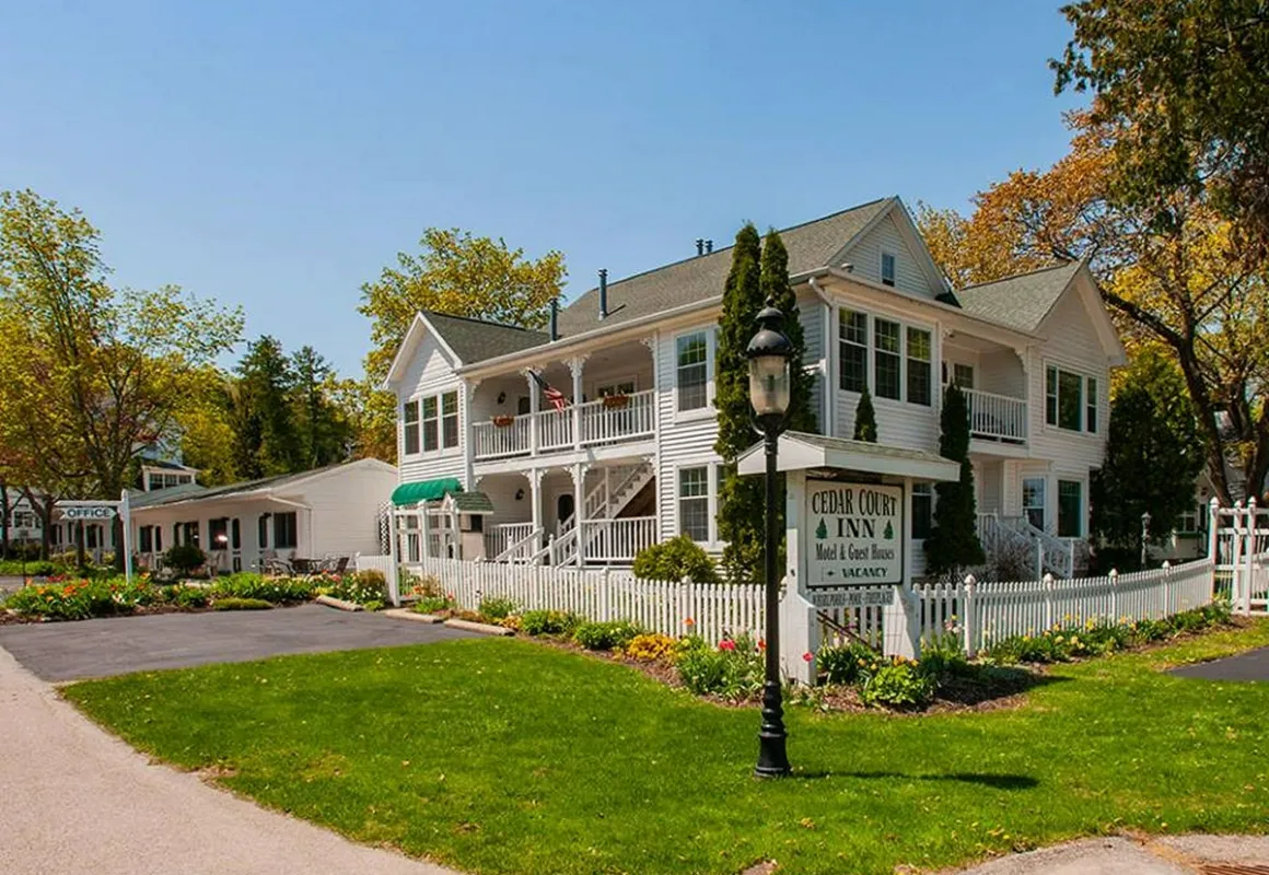 Cedar Court Inn hotel hero
