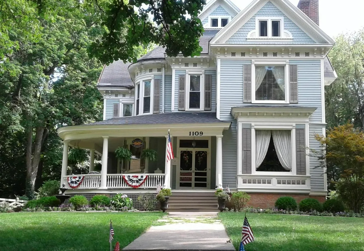 Blessings on State Bed & Breakfast hotel hero