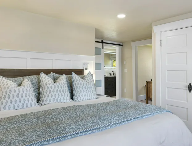 Waterfront Inn hotel detail image 3