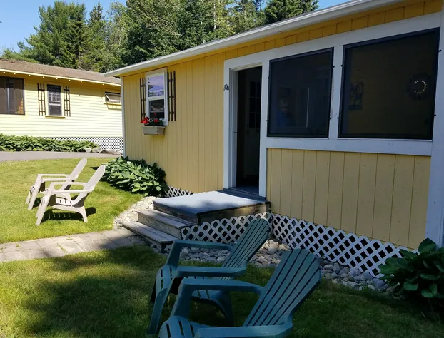 Sunnyside Motel & Cottages hotel detail image 1