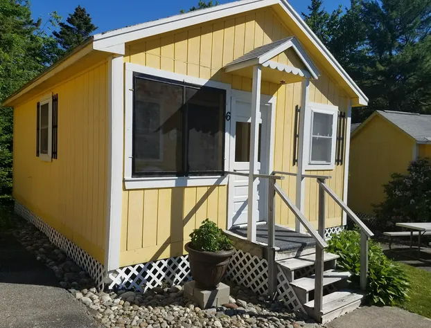 Sunnyside Motel & Cottages hotel detail image 1