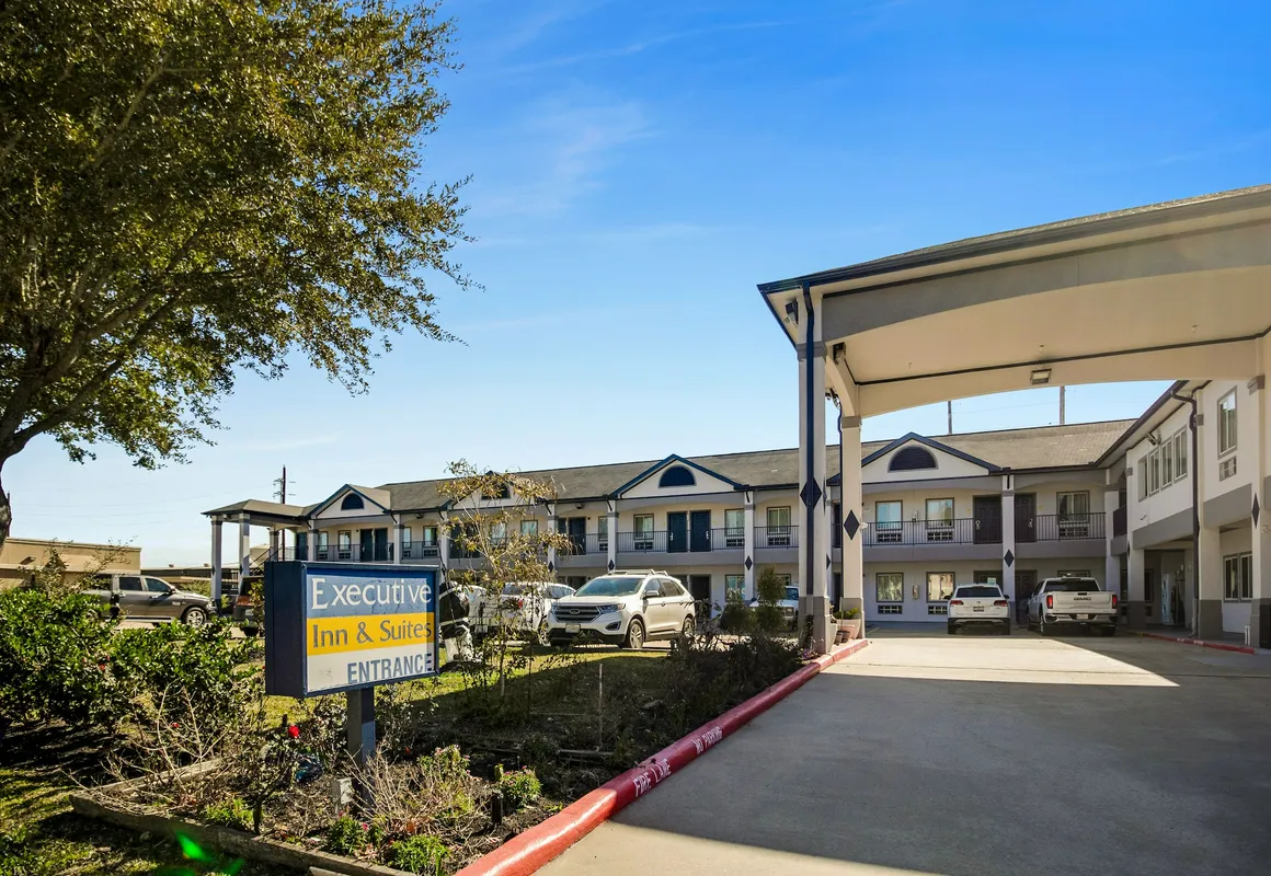Executive Inn & Suites hotel hero