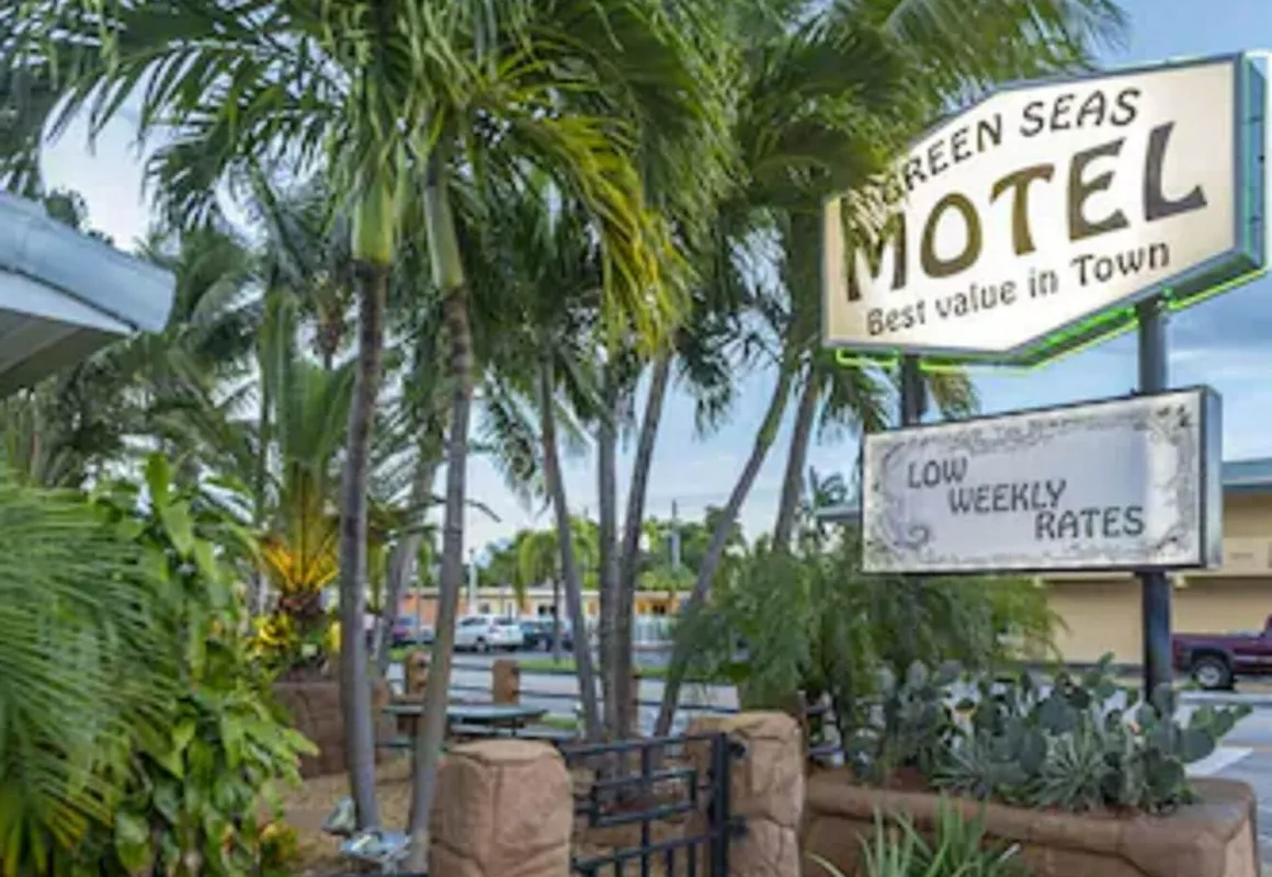 Green Seas Motel hotel hero