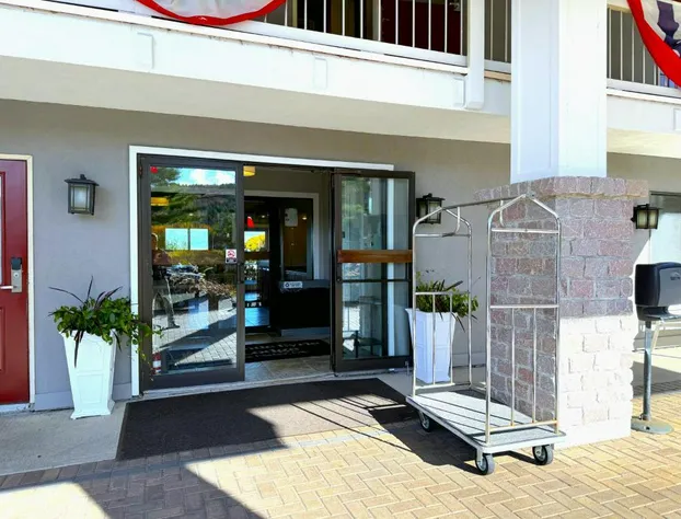 Atlantic Eyrie Lodge hotel detail image 2