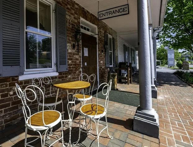 Wayside Inn hotel detail image 2