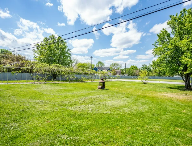 Wayside Inn hotel detail image 3